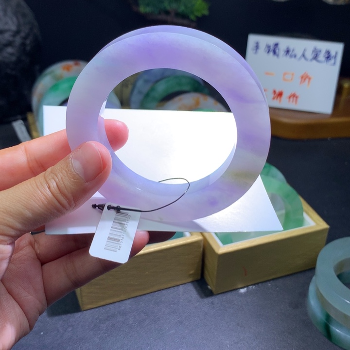 定制翡翠未镶嵌翡翠手镯