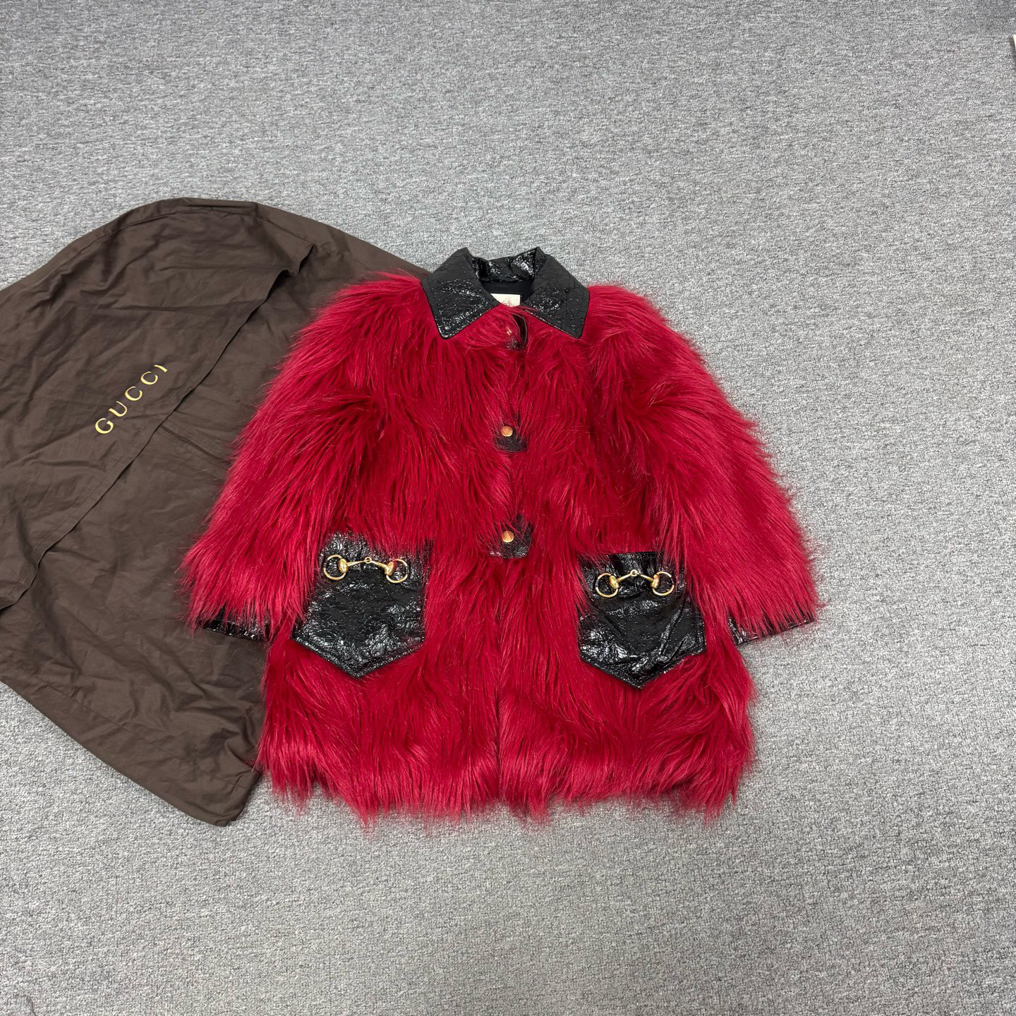 99新 GUCCI/古驰 Gucci 古驰马衔扣口袋皮质拼接环保皮草大衣36码