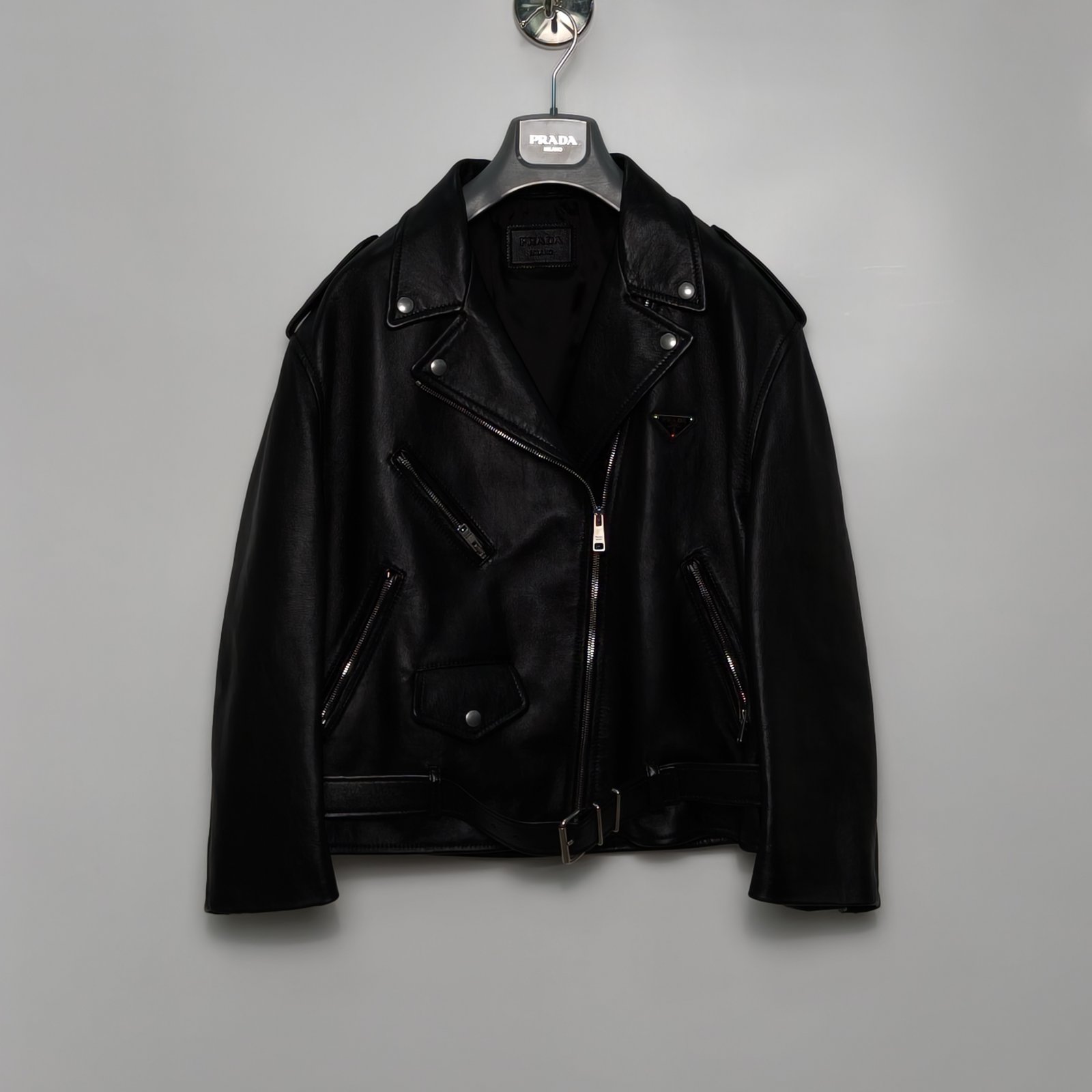 99新 Prada/普拉达 【lu】 皮衣外套 36码 P245111404