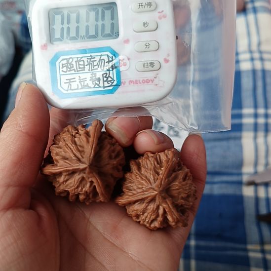 陈***生盘山文玩核桃三棱子35左右