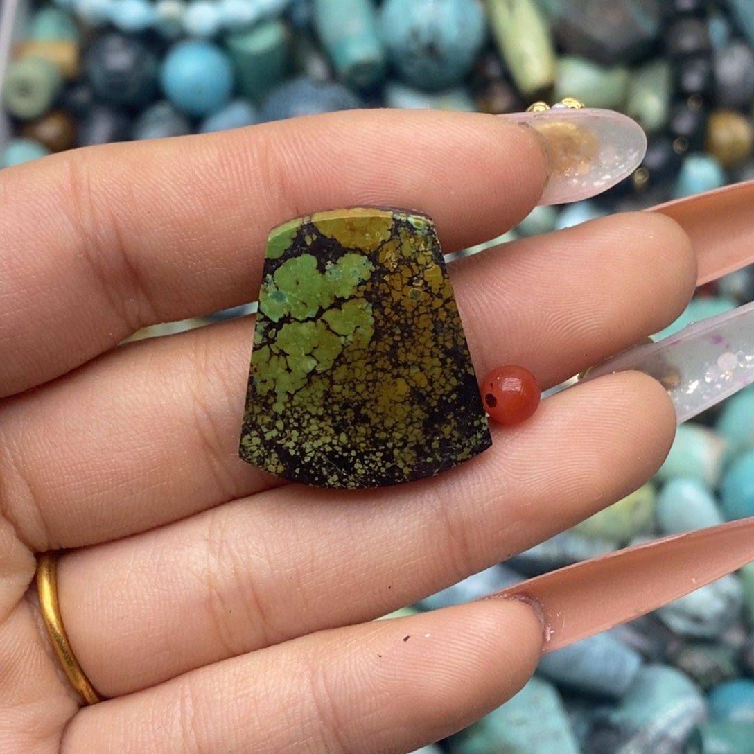 南红玛瑙未镶嵌珠宝奇石