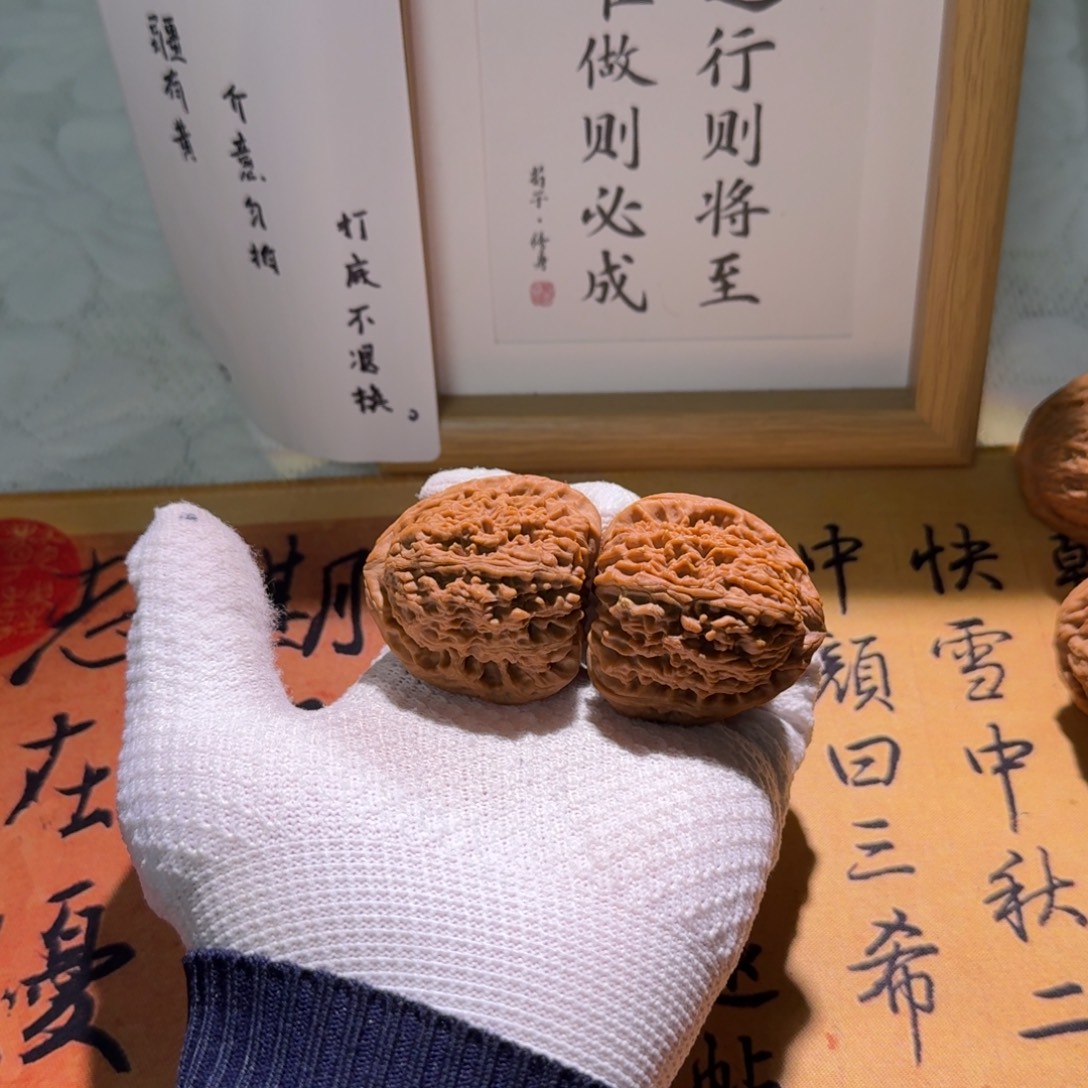 文玩核桃吊坠42三角拉丝高炮南疆石