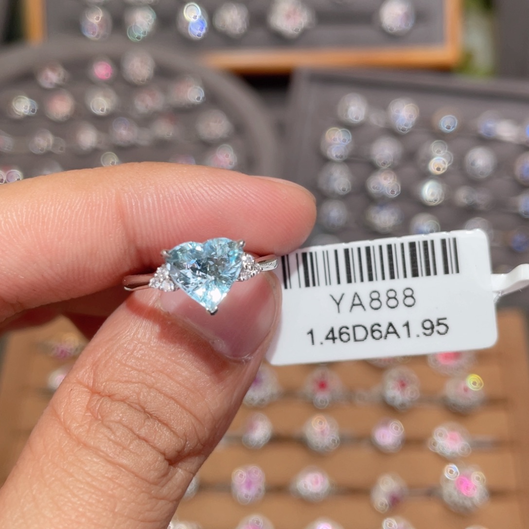 海蓝宝石戒指18K金镶嵌1.46ct 