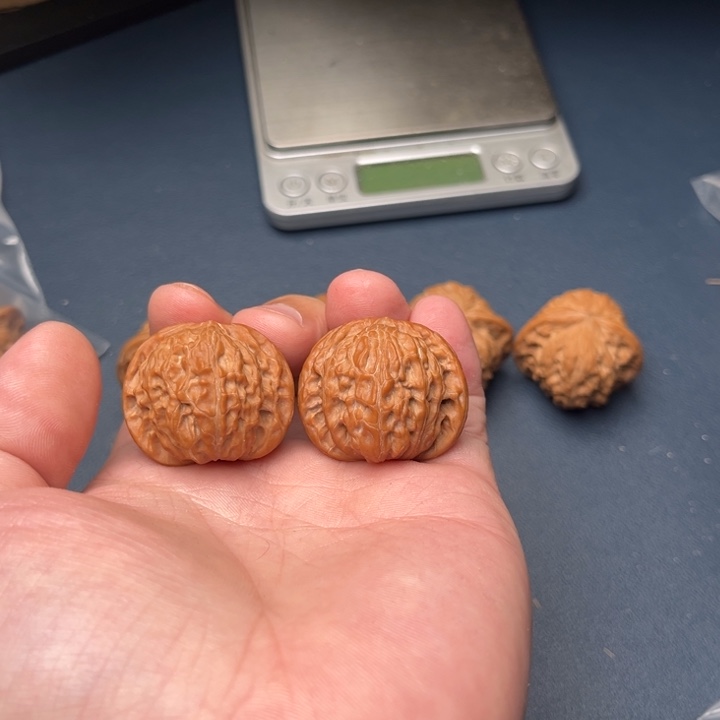 文玩核桃把件两*33磨盘邮费顺丰到付