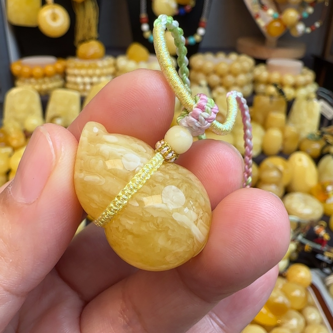琥珀未镶嵌套链天然俄料虎皮妖花蜜蜡葫芦吊坠