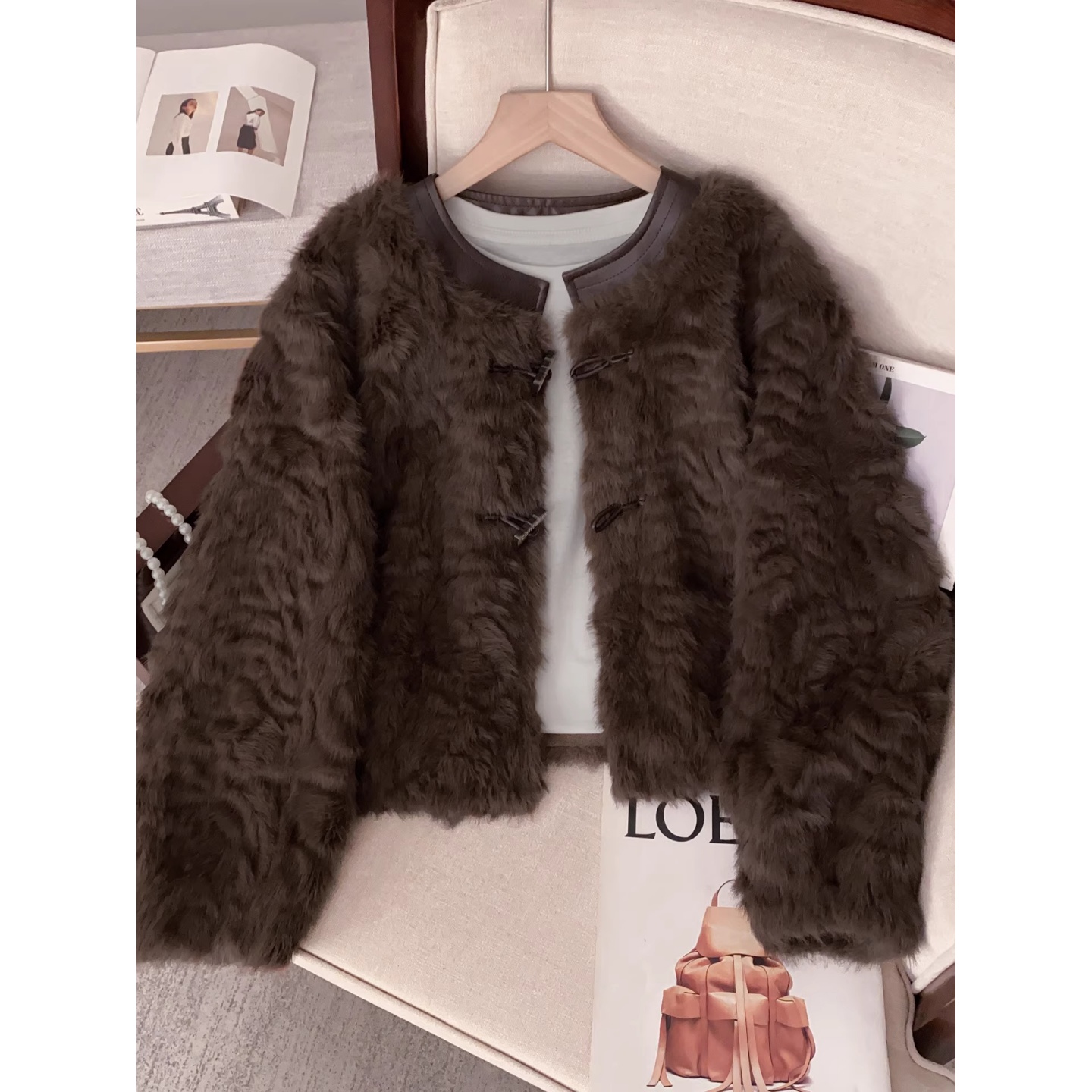 拉夏贝尔时尚短外套女秋冬季2025新款圆领小个子气质短款保暖上衣