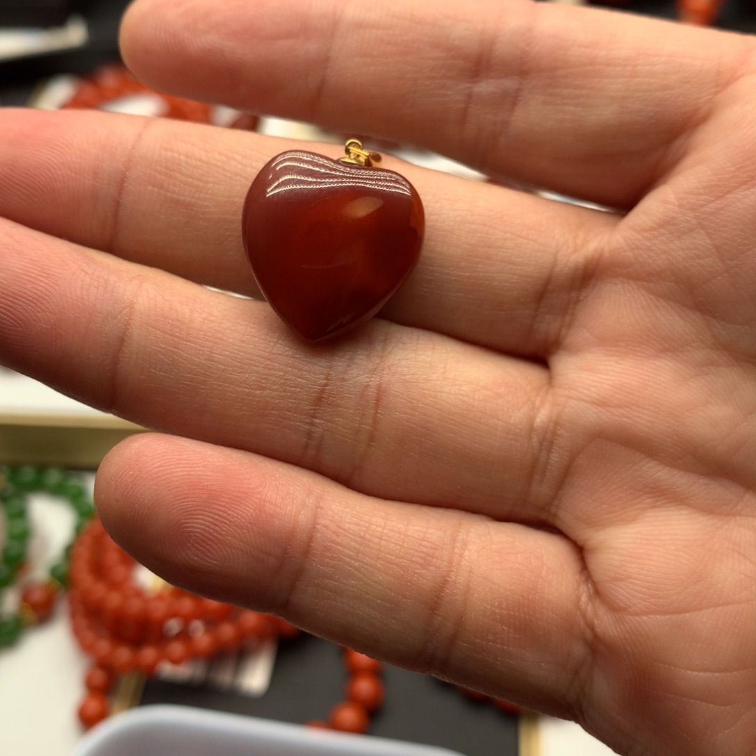 南红玛瑙吊坠18K金镶嵌自****姨