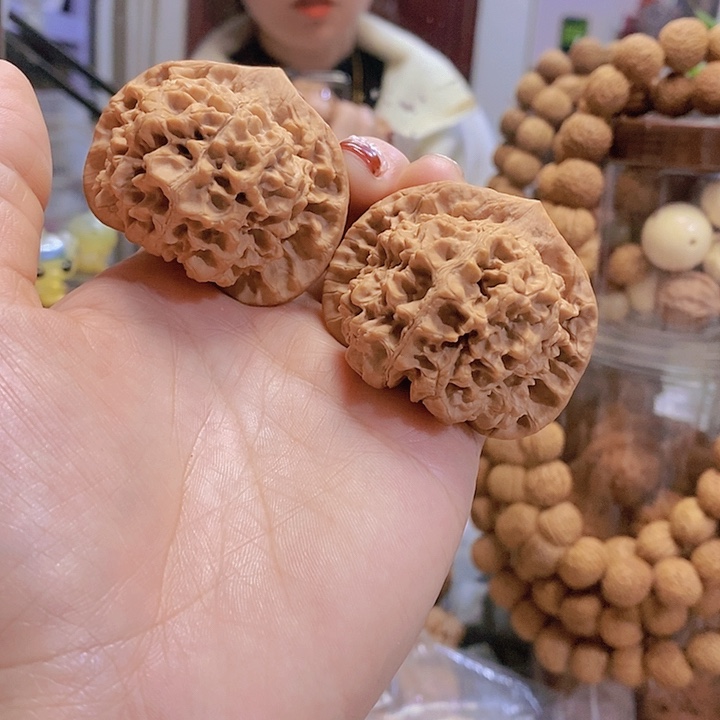 【闪购商品】文玩核桃把件50麒麟纹大肚子