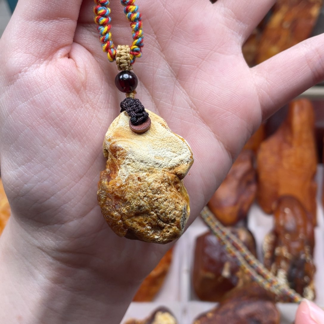 琥珀珠宝奇石未镶嵌