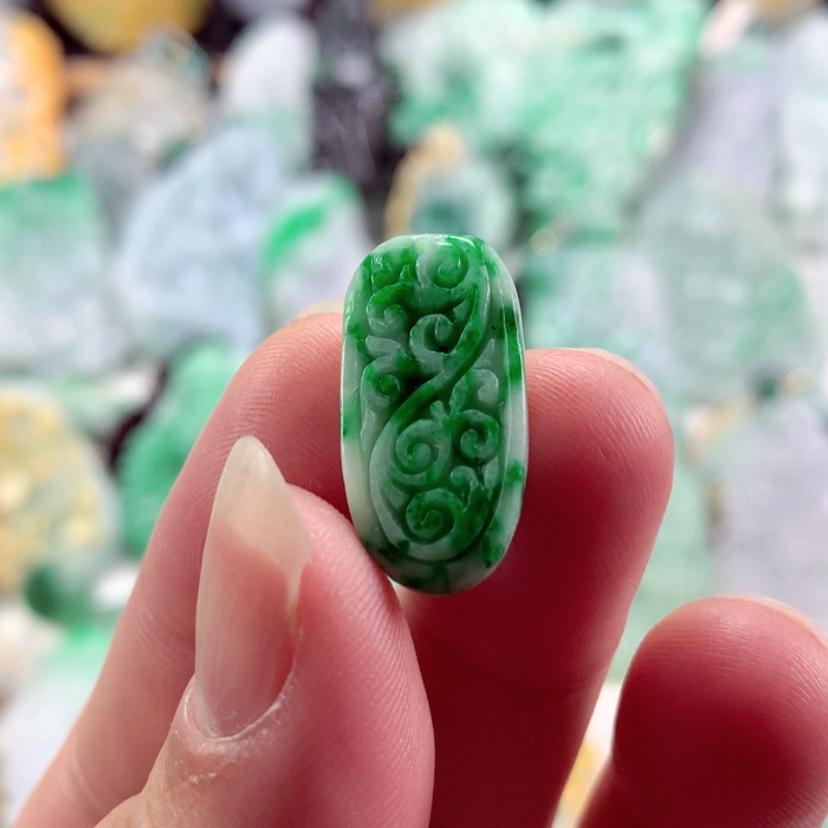 【闪购商品】翡翠吊坠(不含链)未镶嵌