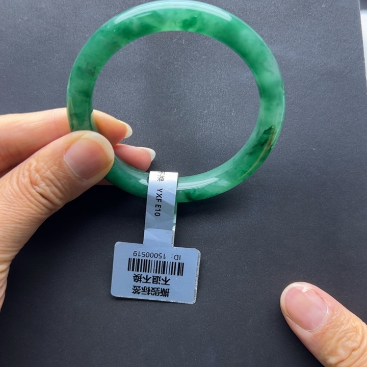 阿***莎石英质玉未镶嵌手镯燕子➕55.4