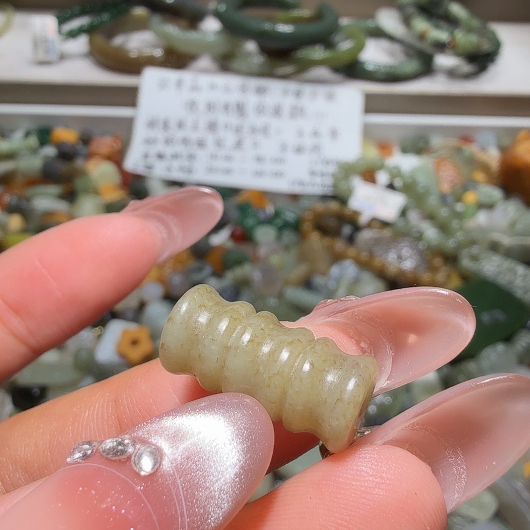 和田玉未镶嵌珠宝奇石