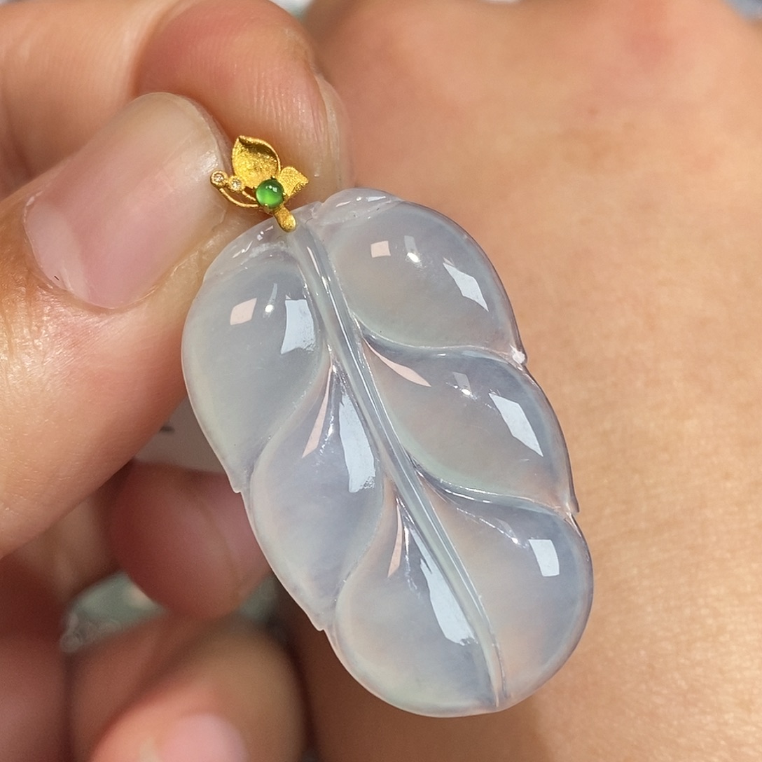 翡翠颈饰18K金镶嵌叶子