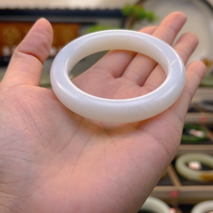 和田玉手镯未镶嵌7