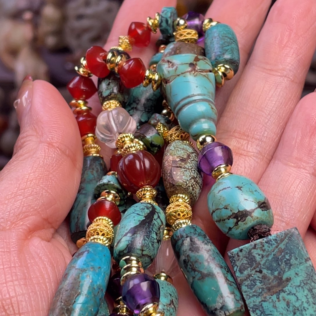 谈***樵和田玉未镶嵌颈饰