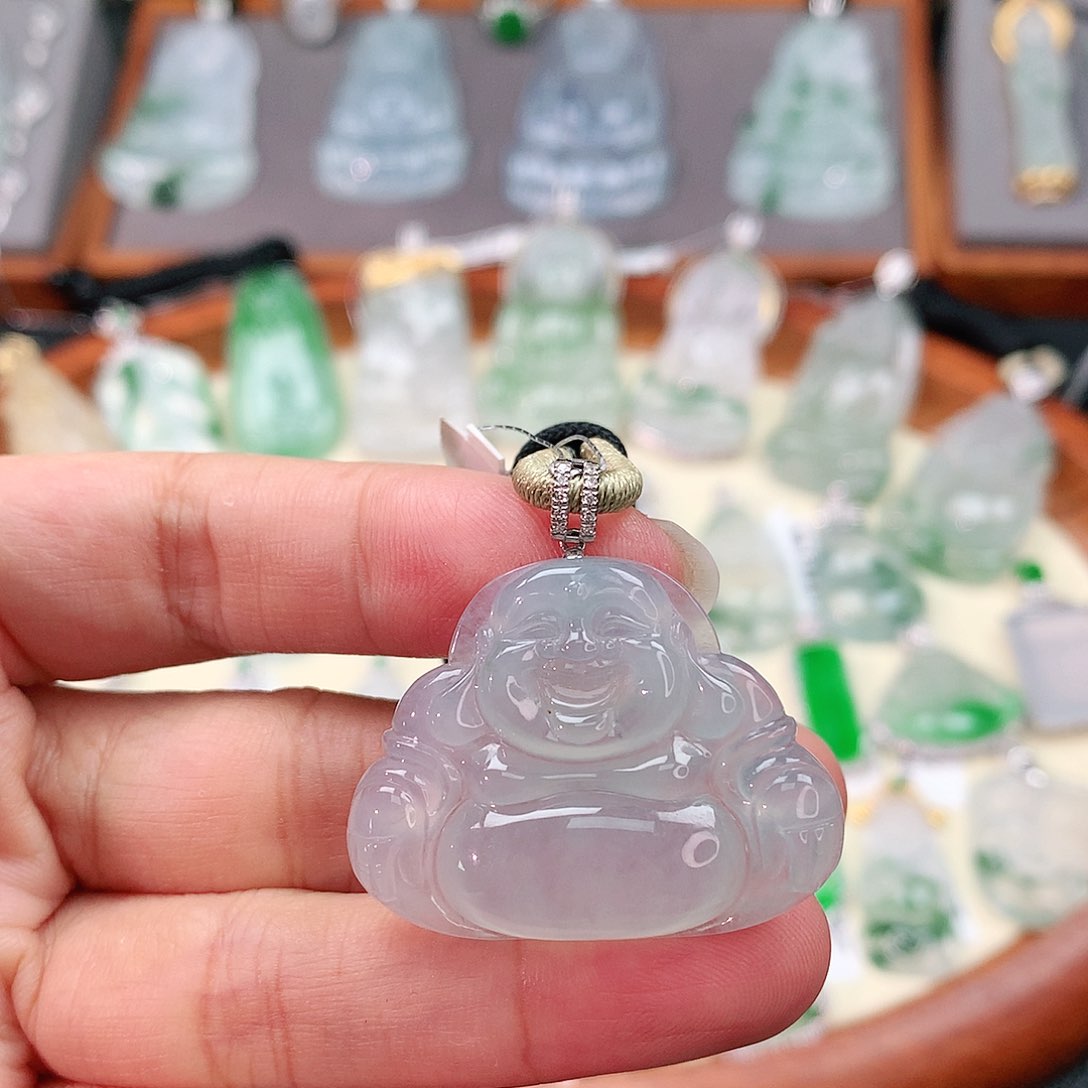 颈饰18K金镶嵌翡翠佛公