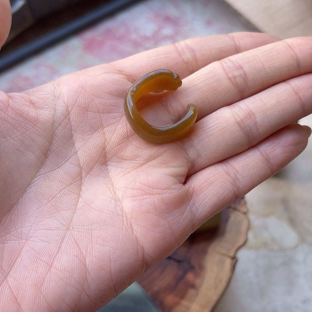 和田玉未镶嵌戒指云**起