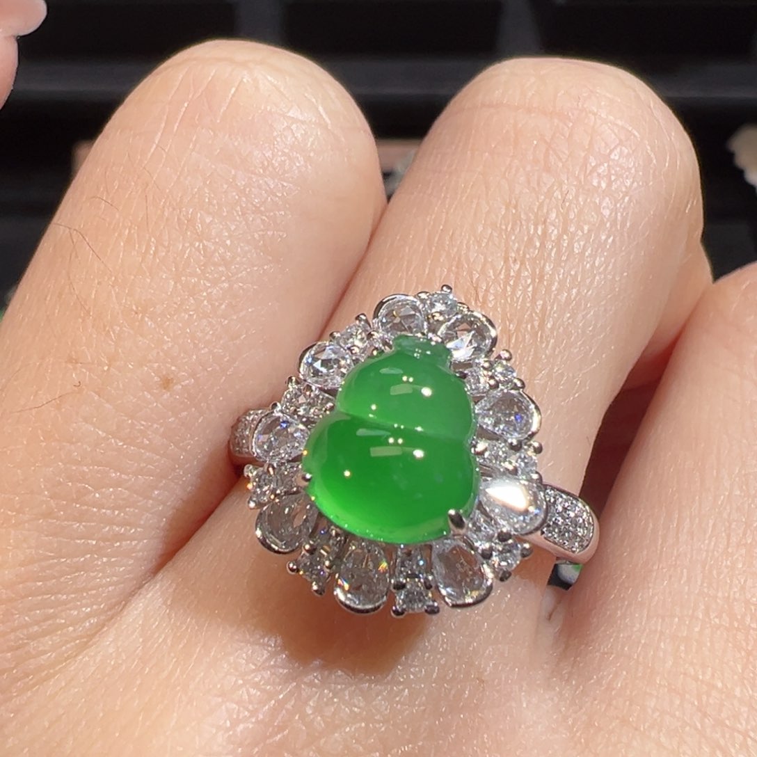 翡翠颈饰18K金镶嵌收到货48小时鉴赏期