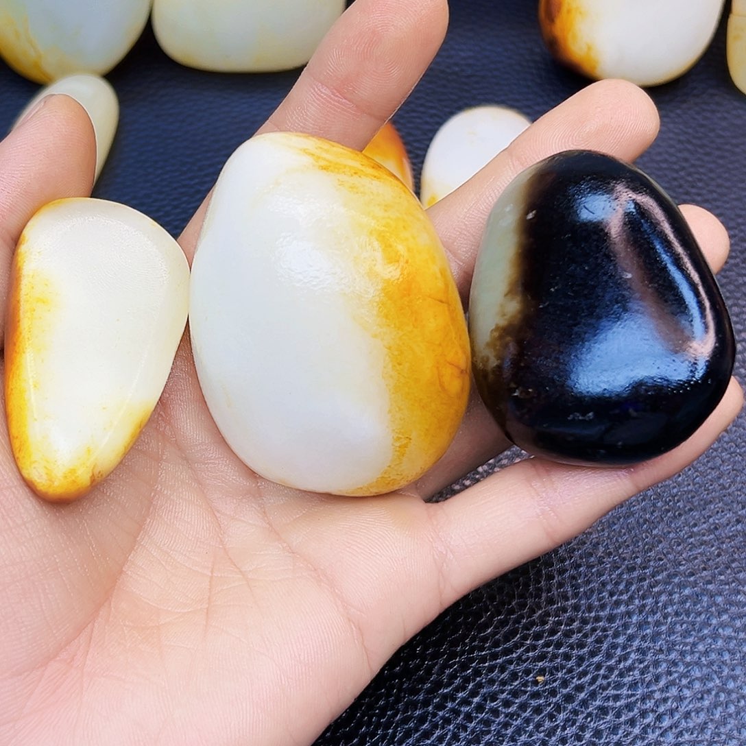 和田玉未镶嵌珠宝奇石摘****?