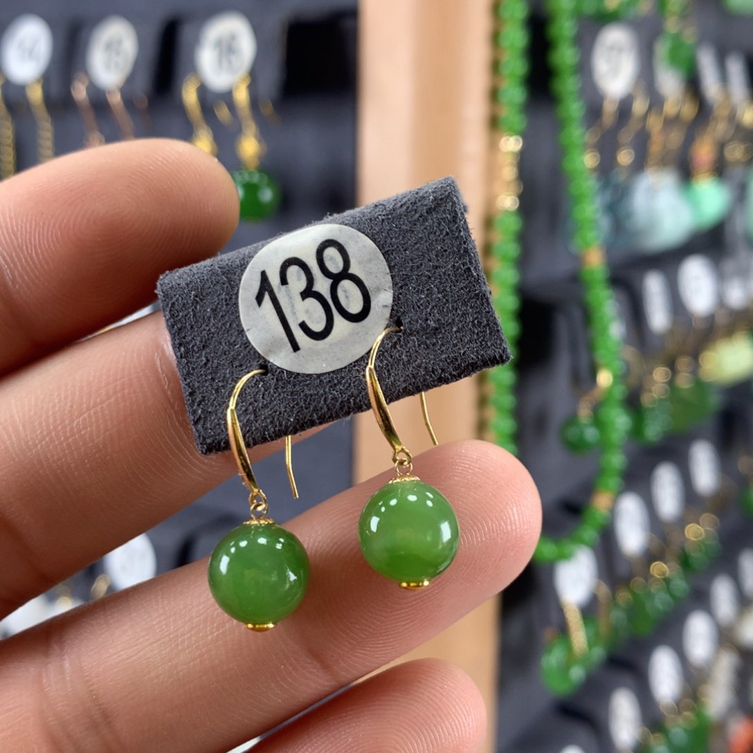 和田玉耳环18K金镶嵌