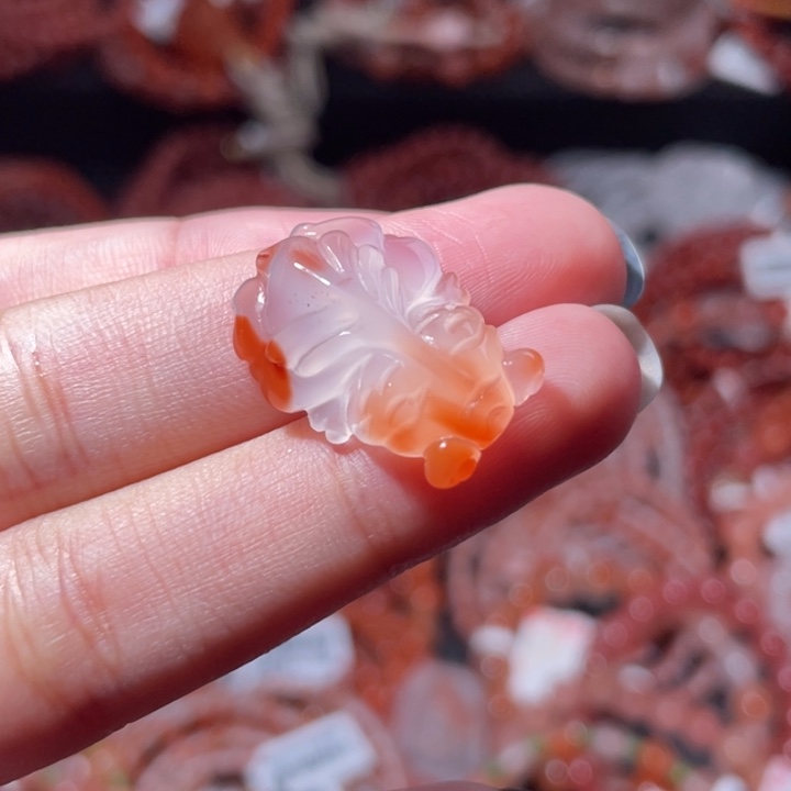 南红玛瑙未镶嵌金鱼1774打孔备注