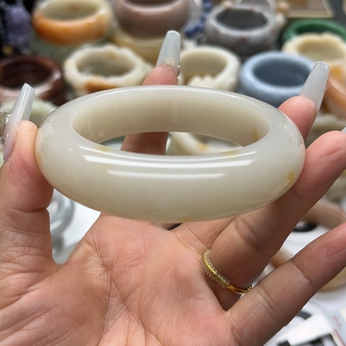 【闪购商品】石英质玉手镯未镶嵌*️****福利