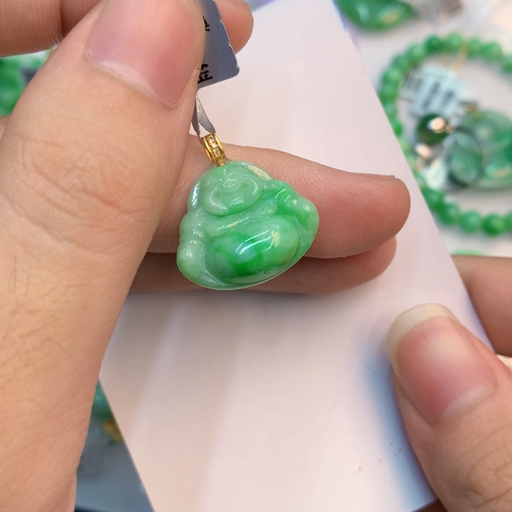 颈饰18K金镶嵌翡翠