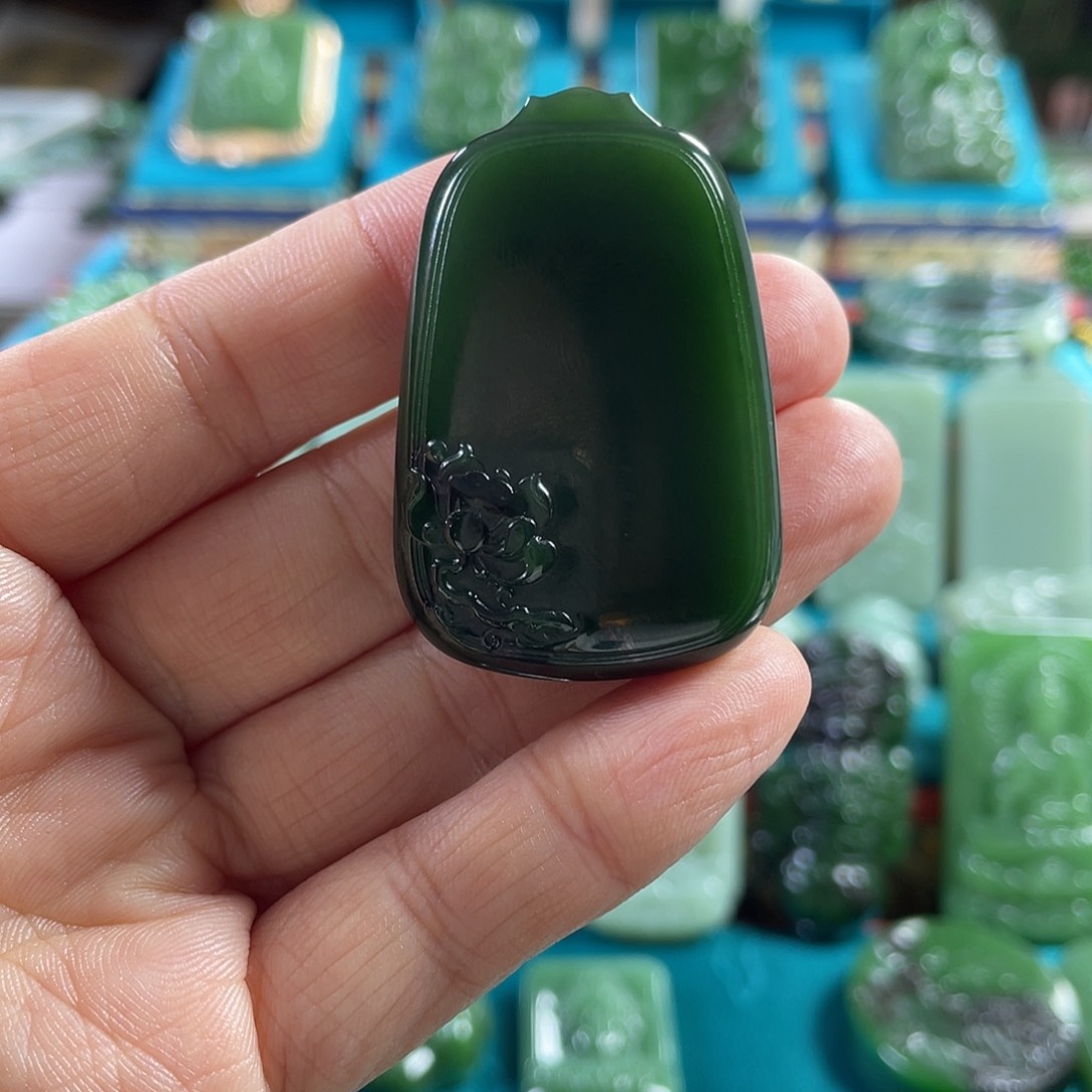 和田玉颈饰未镶嵌媚**M