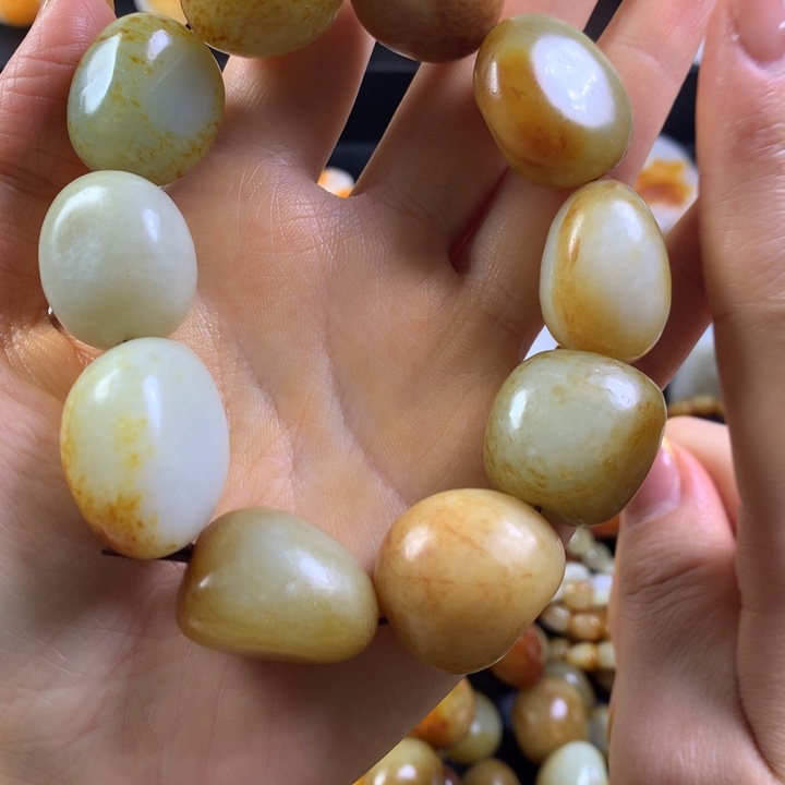 和田玉颈饰未镶嵌