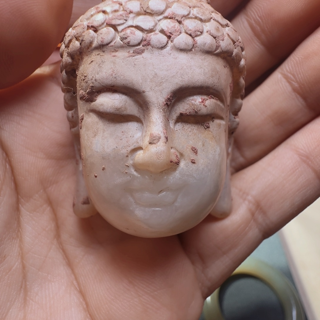 呈***呈和田玉（糖玉）未镶嵌挂件