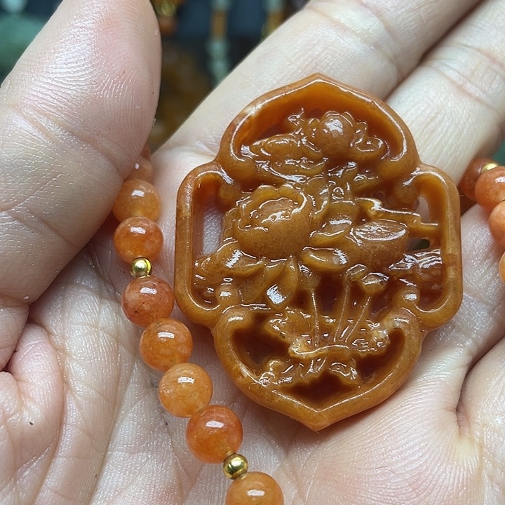 未镶嵌蛇纹石玉颈饰