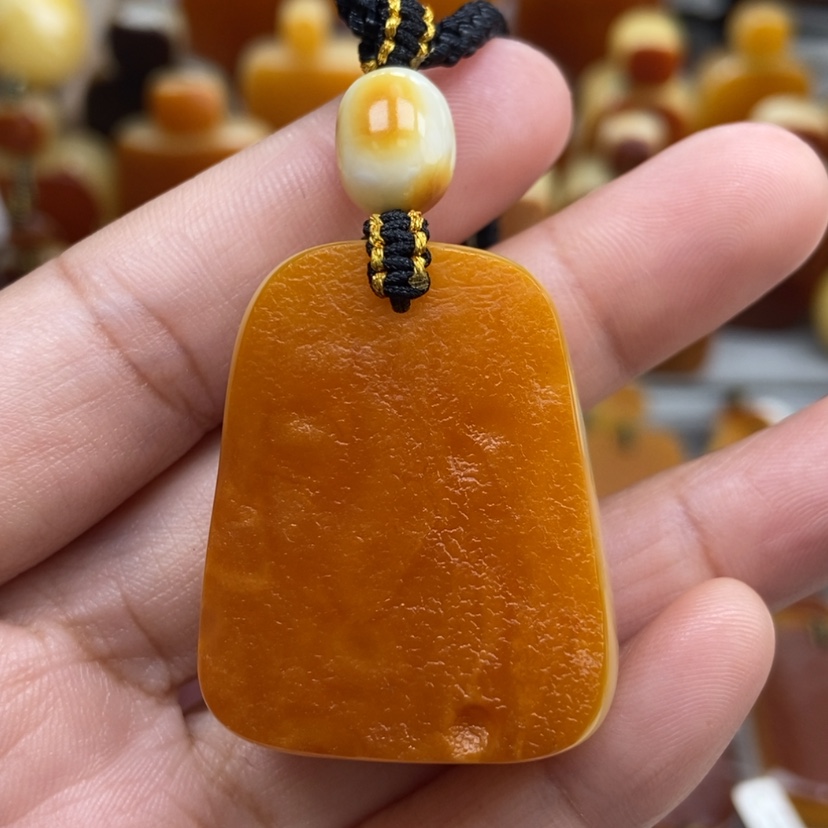 【闪购商品】琥珀颈饰未镶嵌