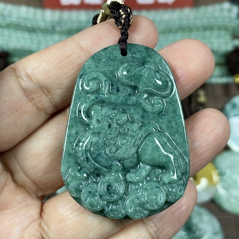 【闪购商品】翡翠颈饰未镶嵌玉吊坠翡翠玉飞天貔貅牌八方来财