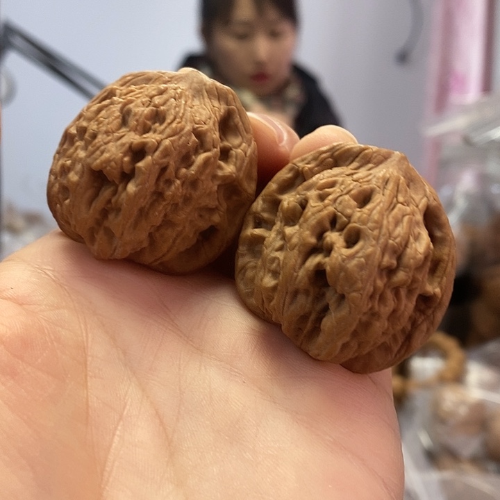 文玩核桃把件38.5老树虎头