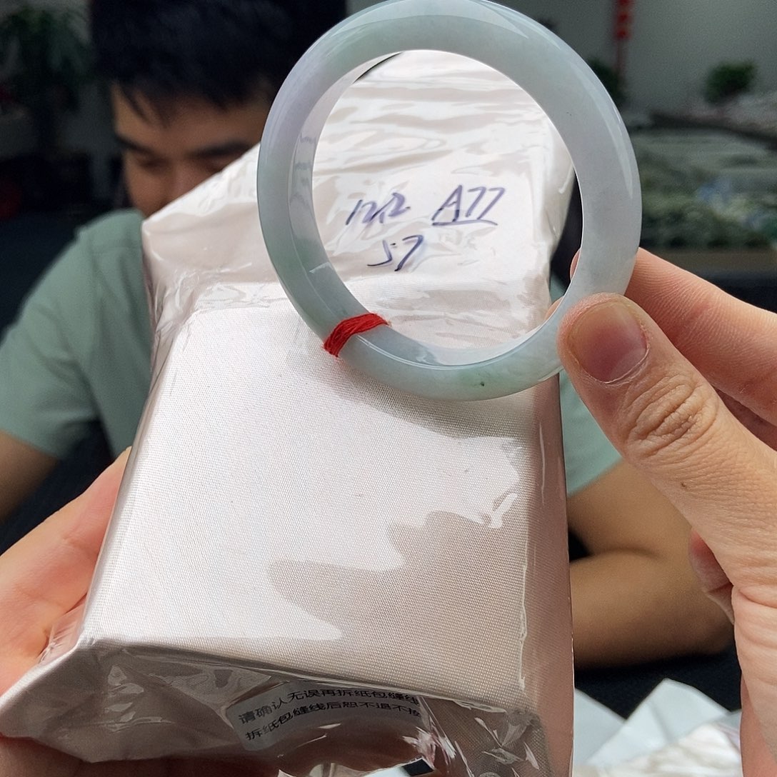未镶嵌手镯翡翠拍一发一