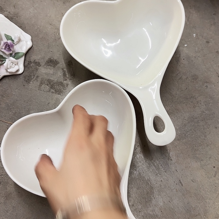 盘微瑕产品介意勿拍……2个爱心手