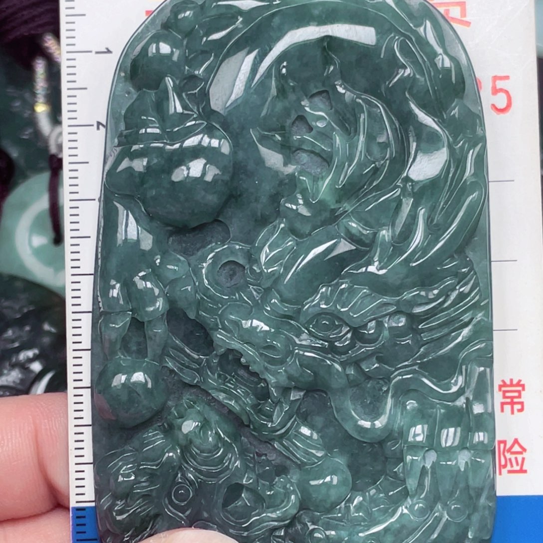 翡翠未镶嵌颈饰吊坠