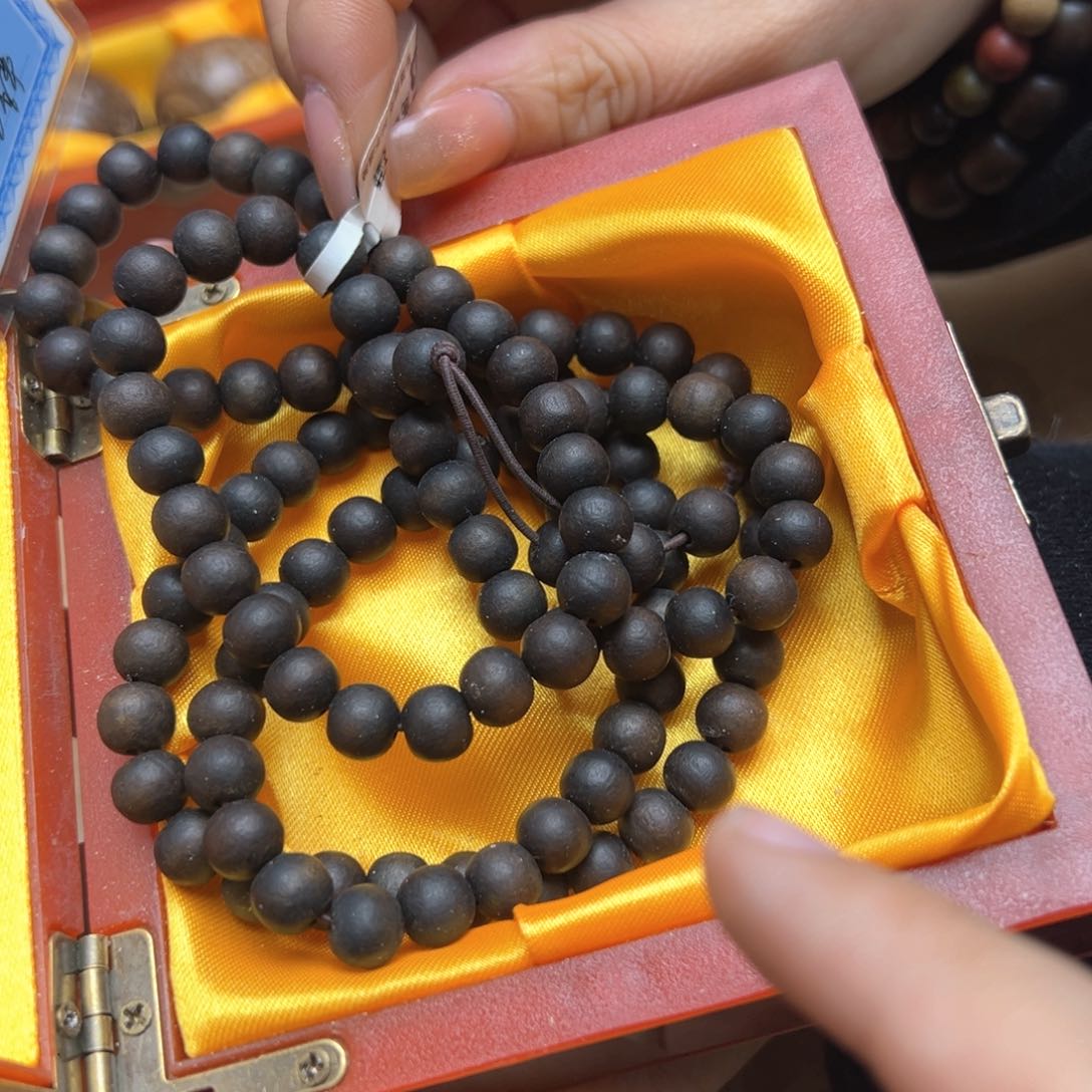 大叶紫檀（黑酸枝木类）