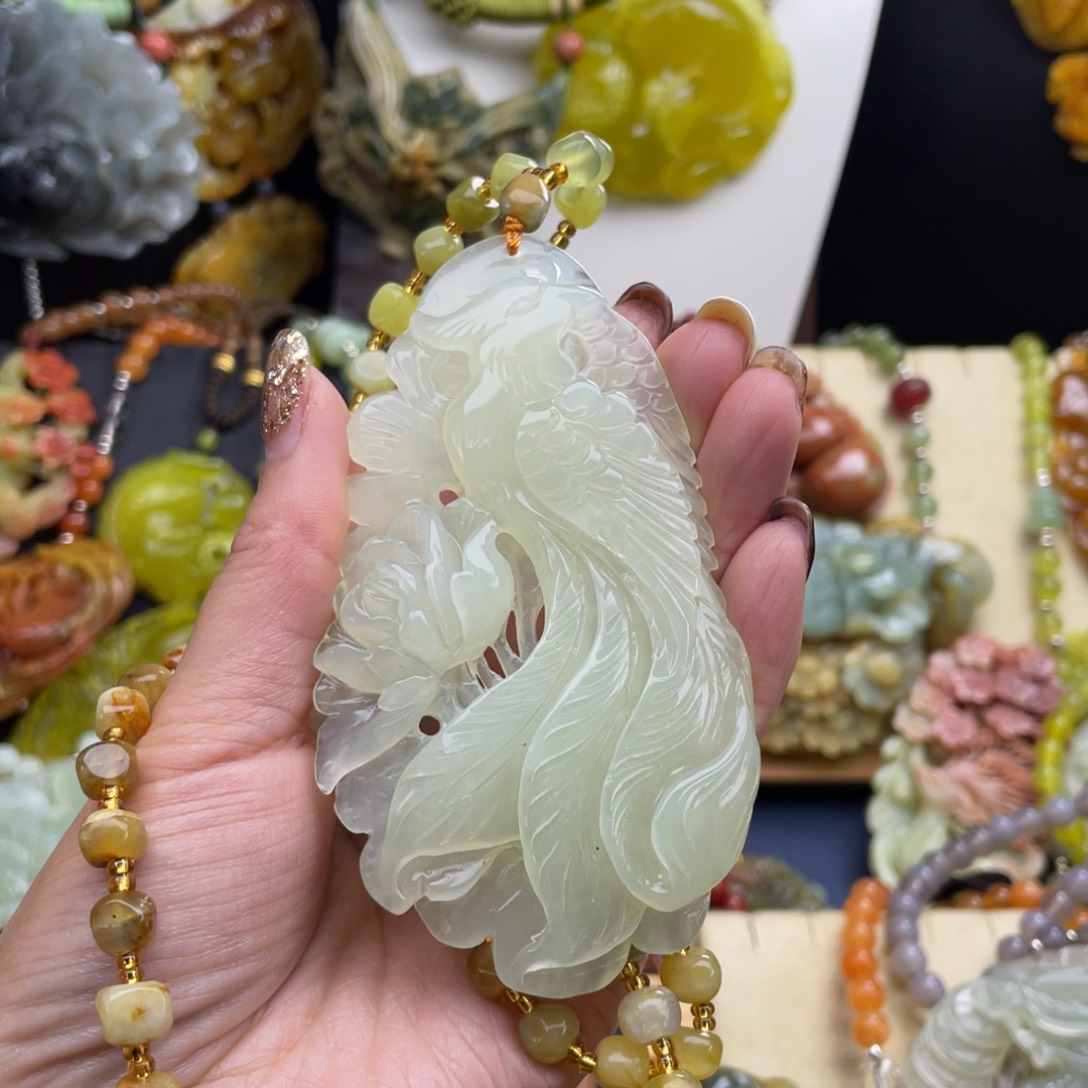 未镶嵌蛇纹石玉颈饰浅***墨