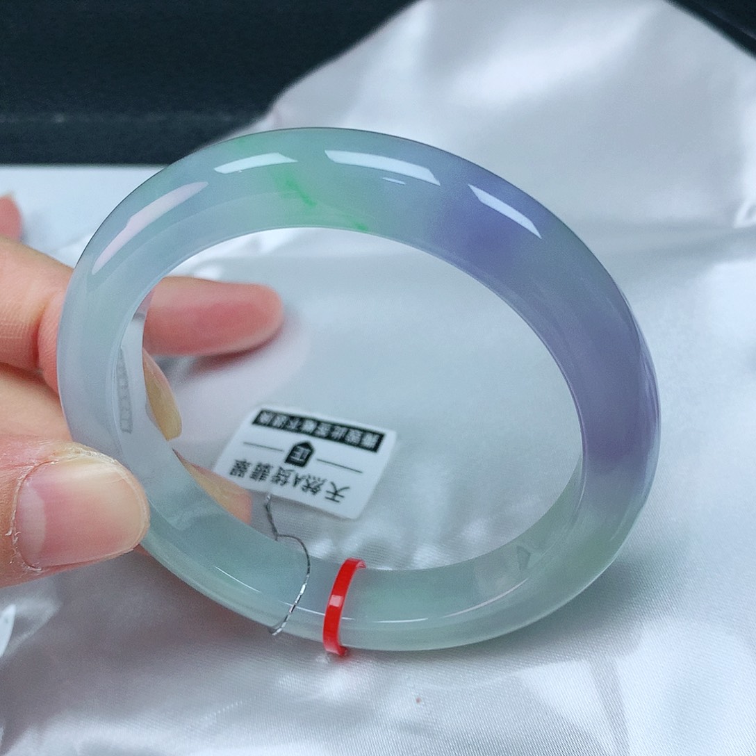 翡翠手镯未镶嵌52圈