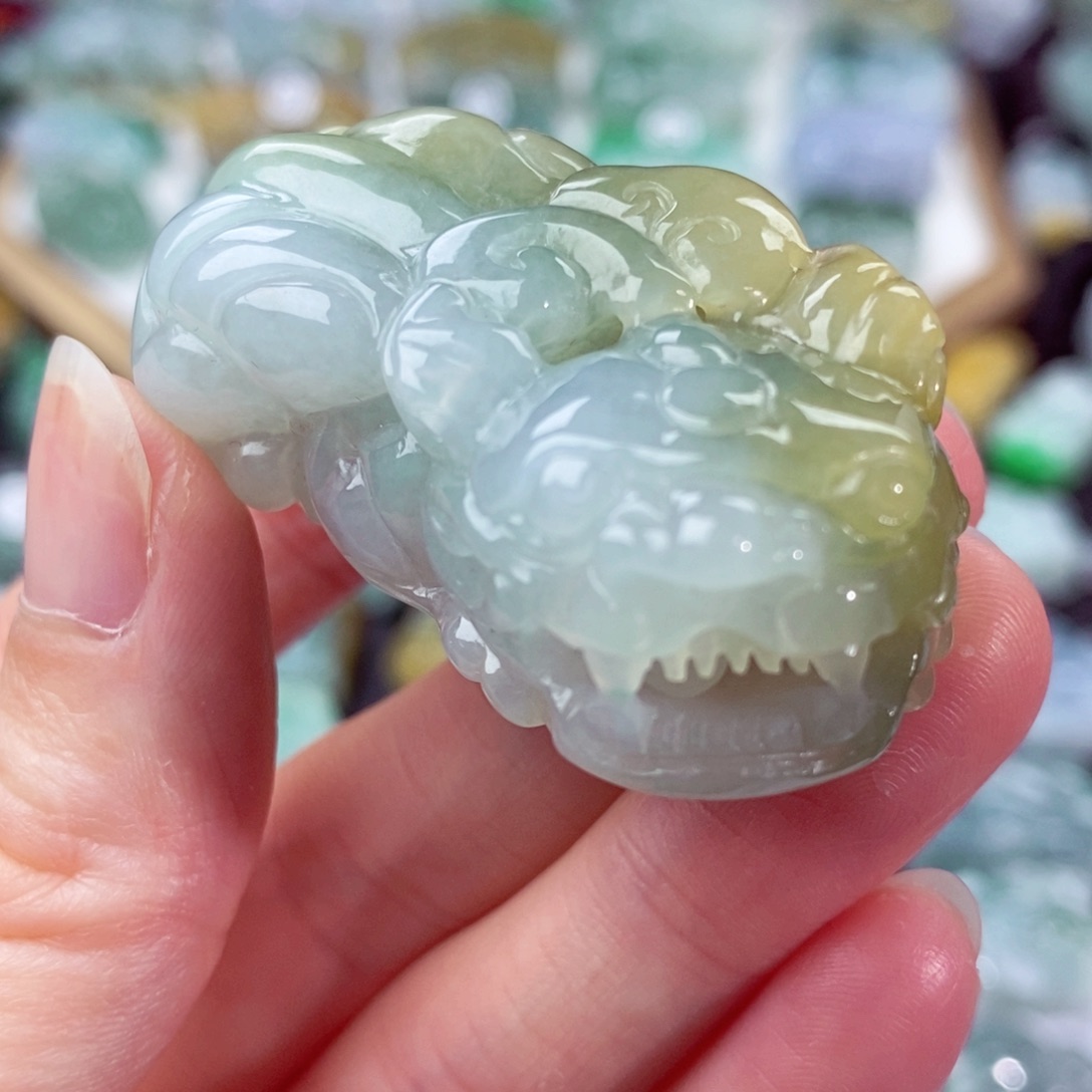 翡翠颈饰未镶嵌天然