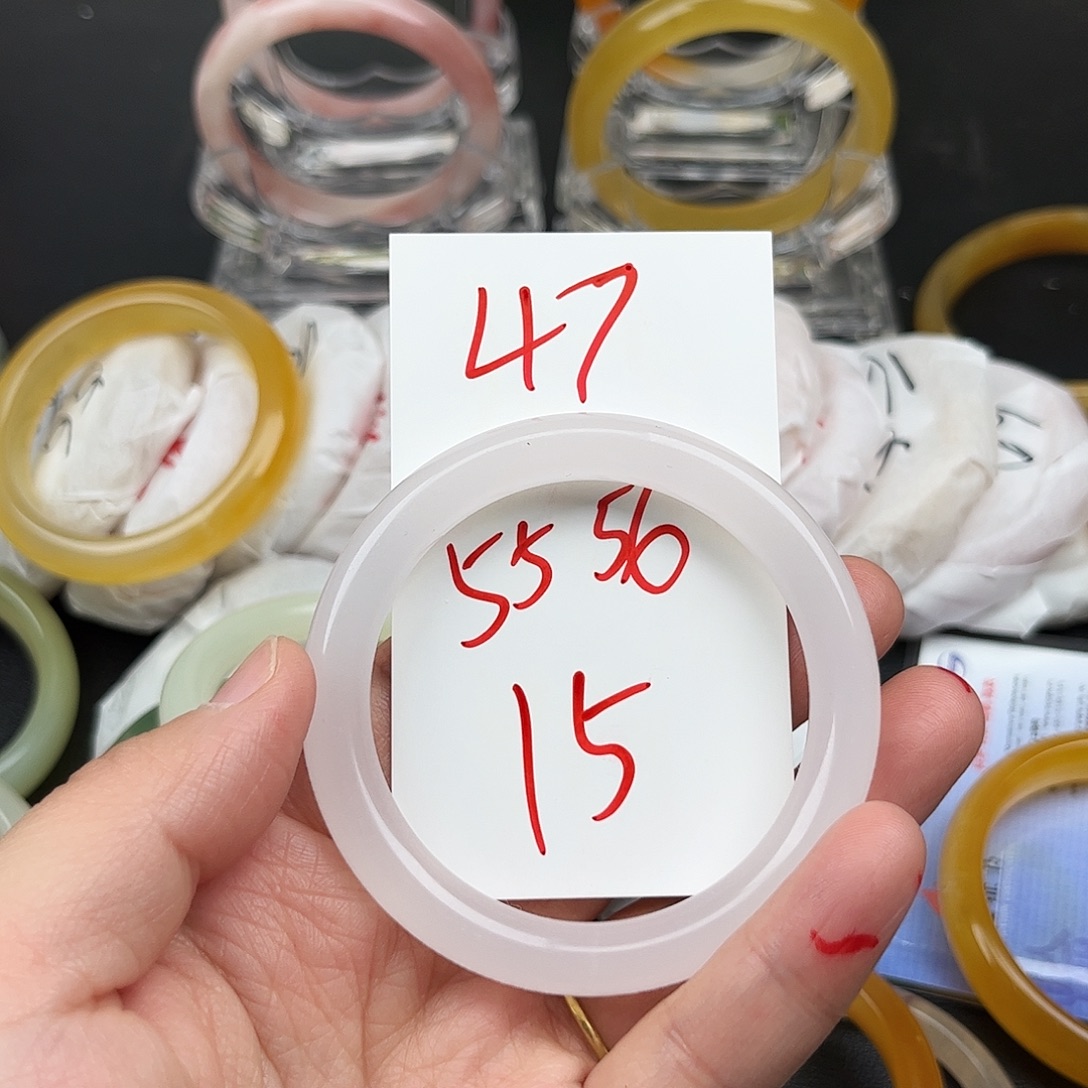 石英质玉未镶嵌手镯47