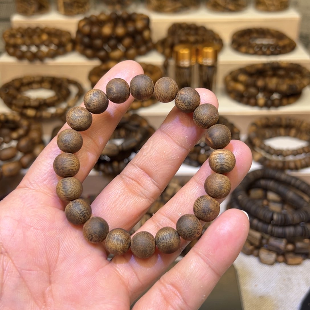 沉香沉香碎屑奇楠沉香10mm单圈多样发一