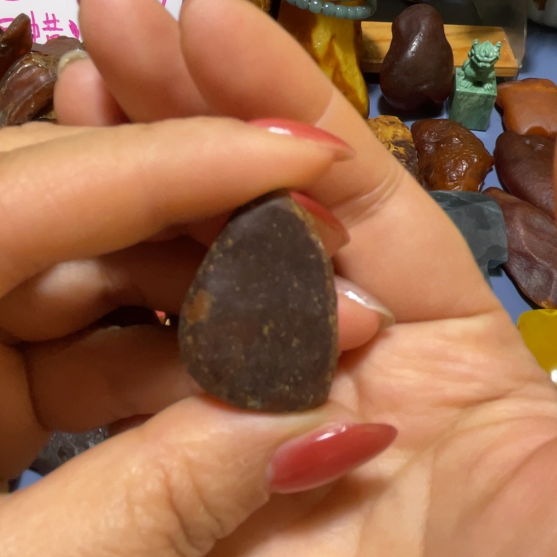 定制琥珀未镶嵌原石