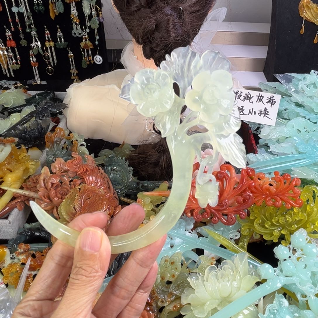 未镶嵌岫玉发饰瑕疵