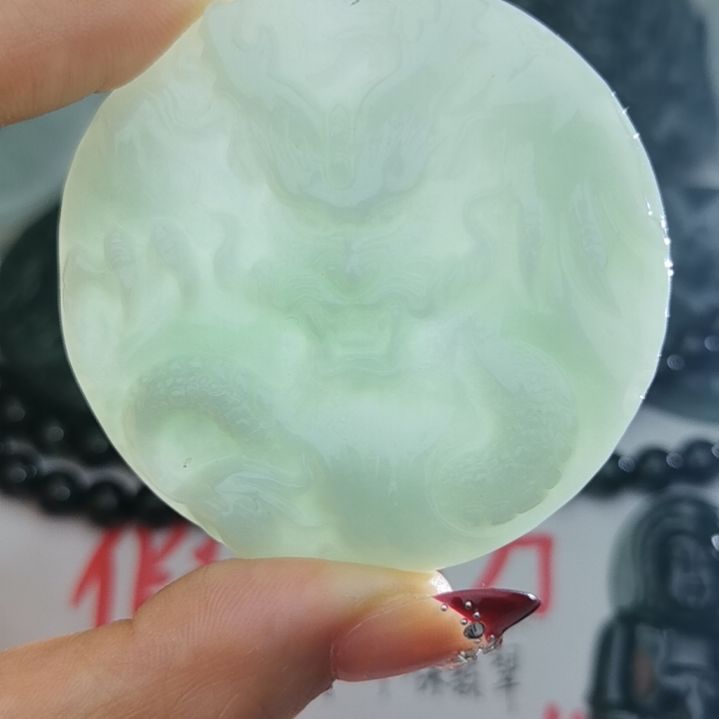翡翠颈饰未镶嵌天然的A货翡翠多样性发货
