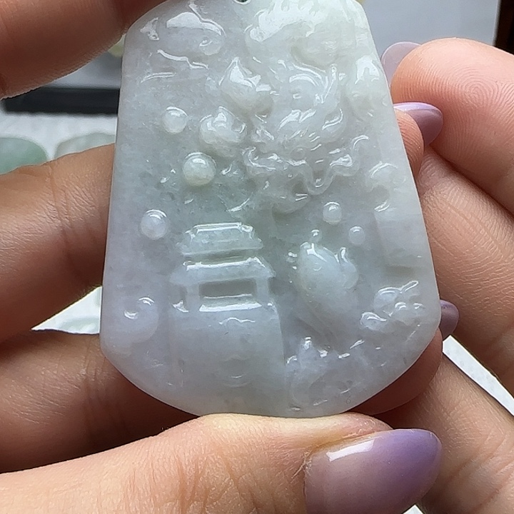 翡翠未镶嵌颈饰龙牌