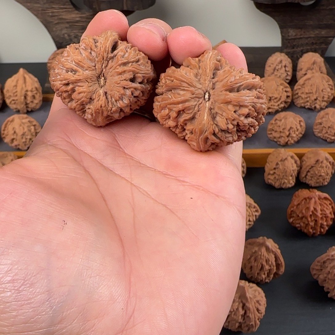 聆***听吊坠桃核全品大蒜头