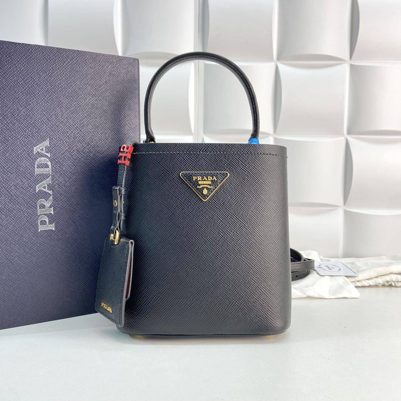 胖虎安安/普拉达/95新/公价0/箱包/斜挎包/312506110169