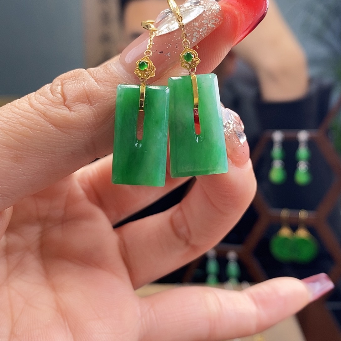 翡翠耳饰18K金镶嵌翡翠